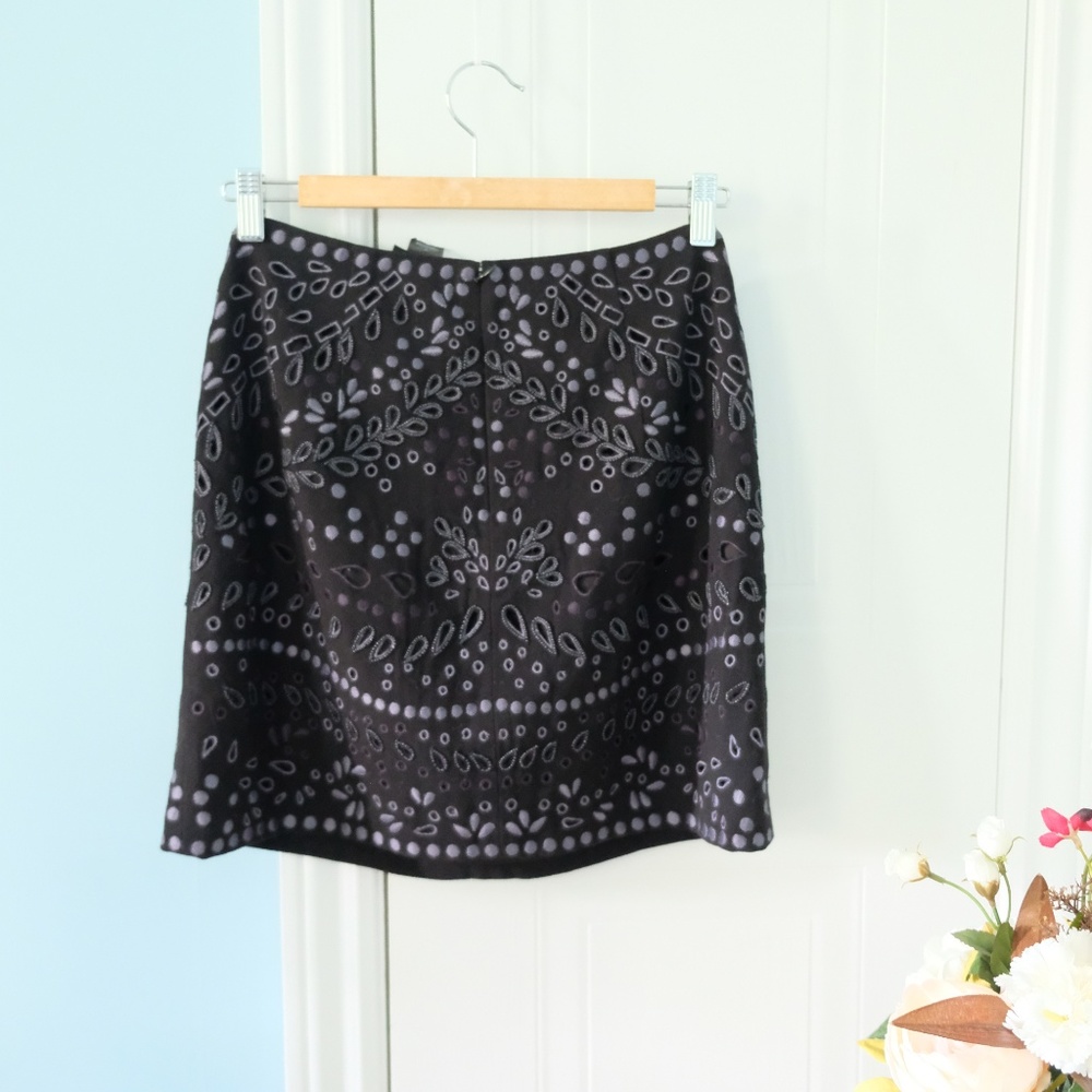 Club Monaco Skirt - Picture 2 of 4